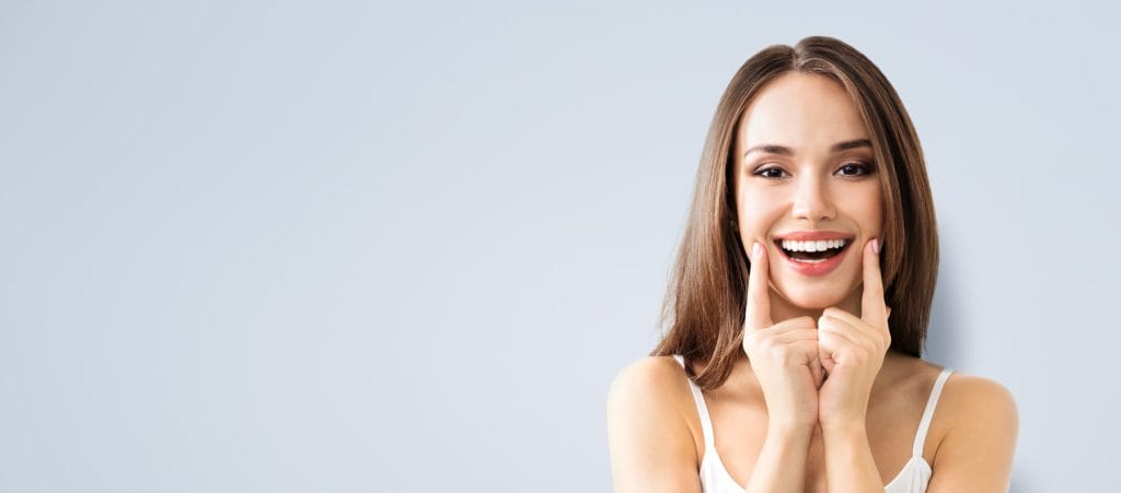 Ortodoncia o carillas: ¿Qué elegir para alinear tus dientes