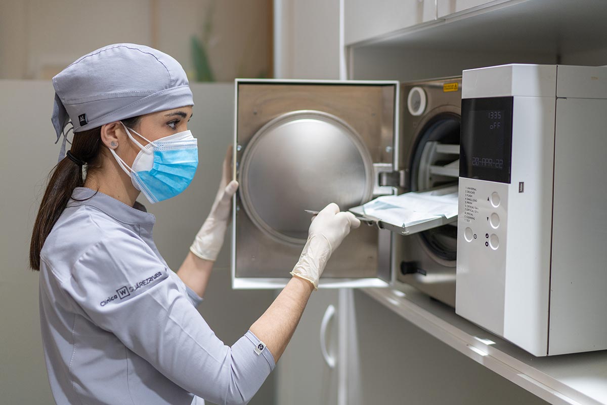 Autoclave digital - Clínica Dental Suárez Rivaya